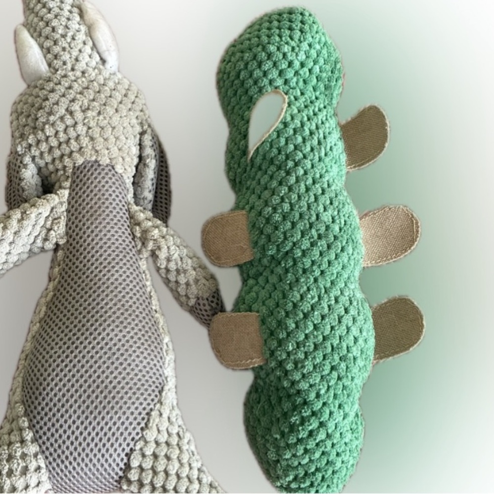 🐛 Plush Green and Tan Caterpillar Dog Toy - Picture 10 of 11
